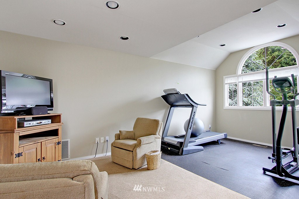 15525 101st Place Northeast Bothell, WA 98011 - Photo 10 of 15 Gallery Image 10