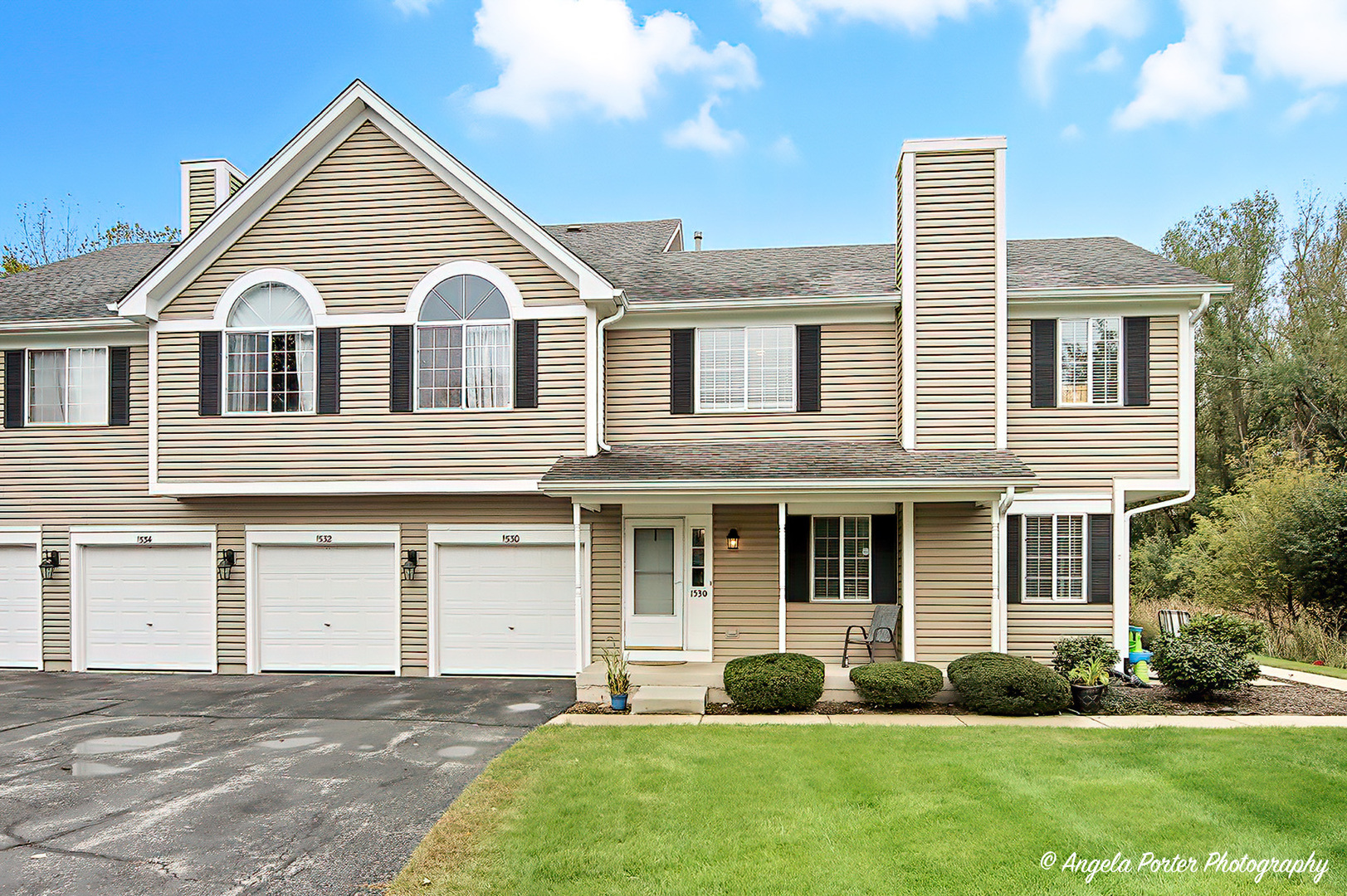 1530 Hickory Road Woodstock, IL 60098 - Photo 1 of 18 Gallery Image 1