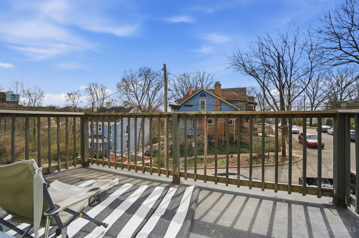 46 Graham Street Cincinnati, OH 45219 - Photo 6 of 22 Second floor front balcony