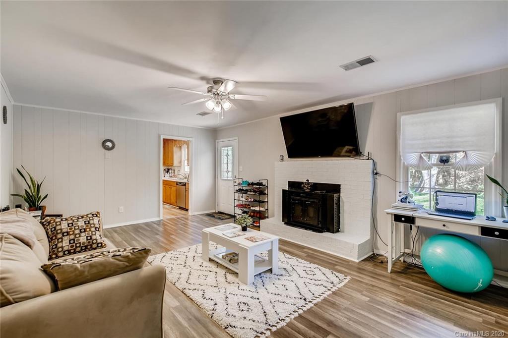 8901 Robinson Church Road Charlotte, NC 28215 - Photo 3 of 17 Gallery Image 3