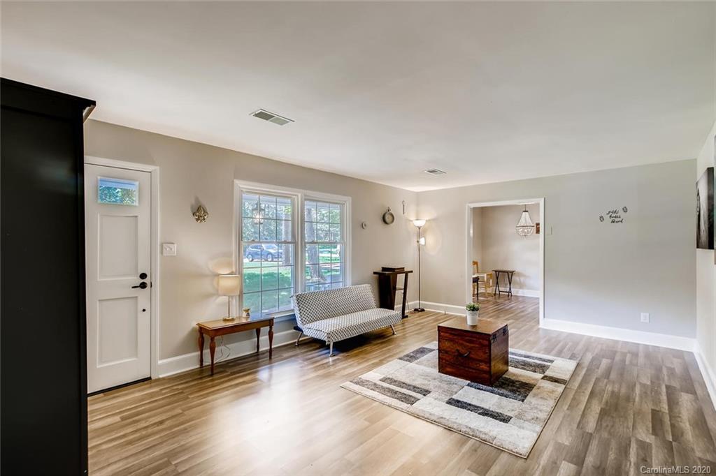 8901 Robinson Church Road Charlotte, NC 28215 - Photo 4 of 17 Gallery Image 4