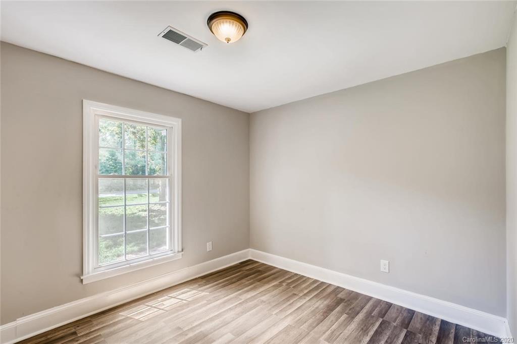 8901 Robinson Church Road Charlotte, NC 28215 - Photo 8 of 17 Gallery Image 8