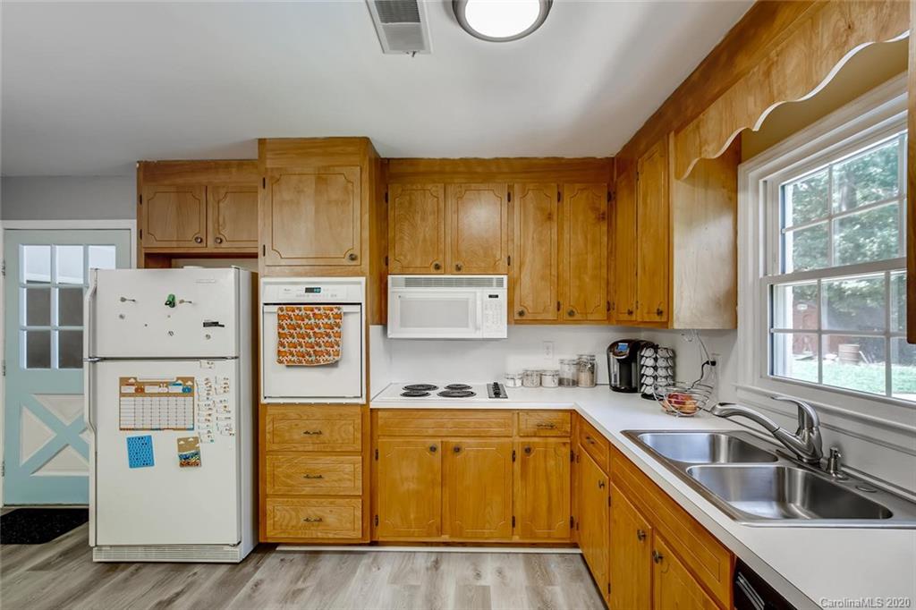 8901 Robinson Church Road Charlotte, NC 28215 - Photo 9 of 17 Gallery Image 9