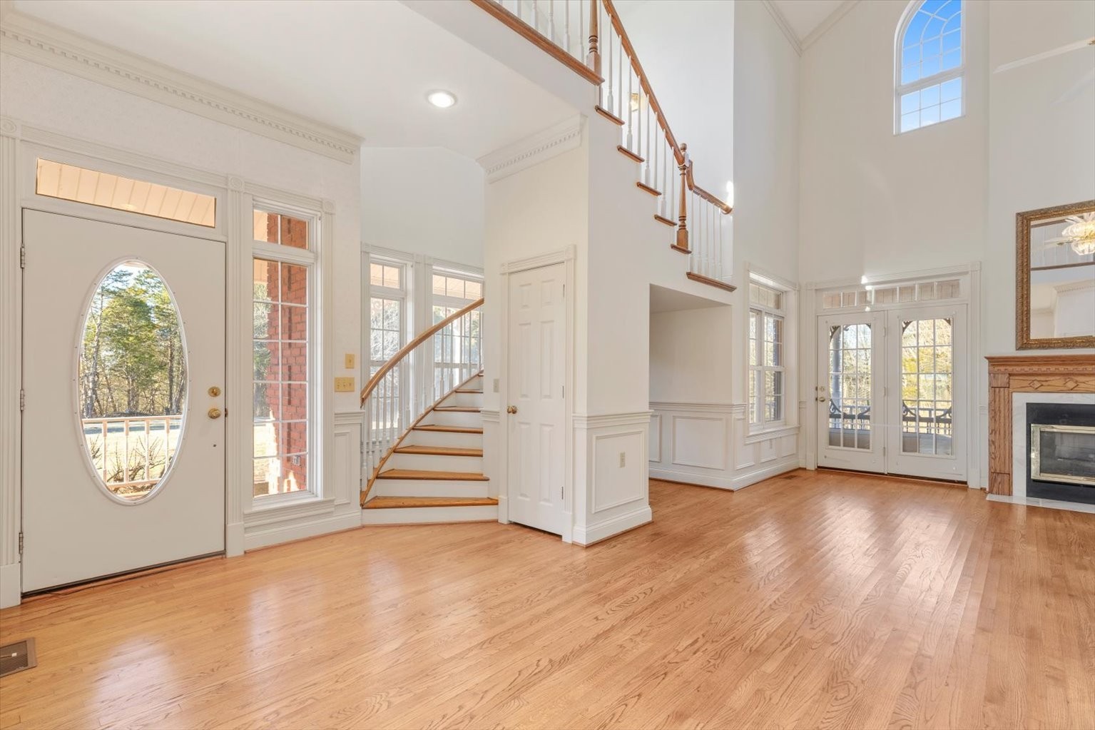 3160 Tom Holt Road Clifton, TN 38425 - Photo 7 of 53 a view of an entryway with staircase