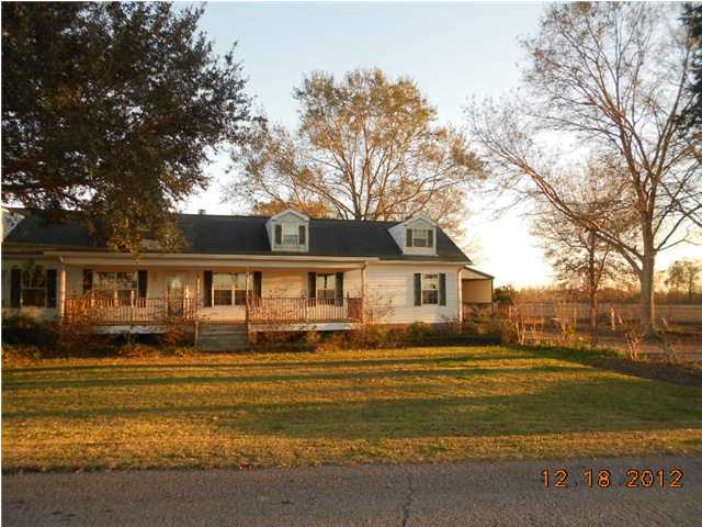 1072 Patin Road Breaux Bridge, LA 70517 - Photo 1 of 13 Primary Photo