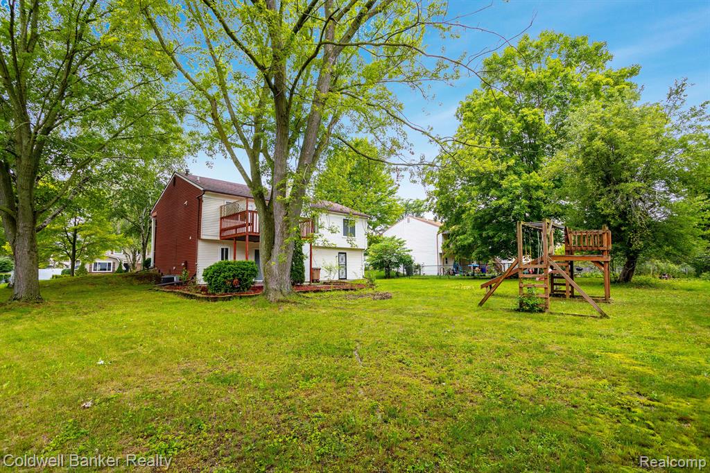 22512 Sheridan Road Novi, MI 48375 - Photo 32 of 37