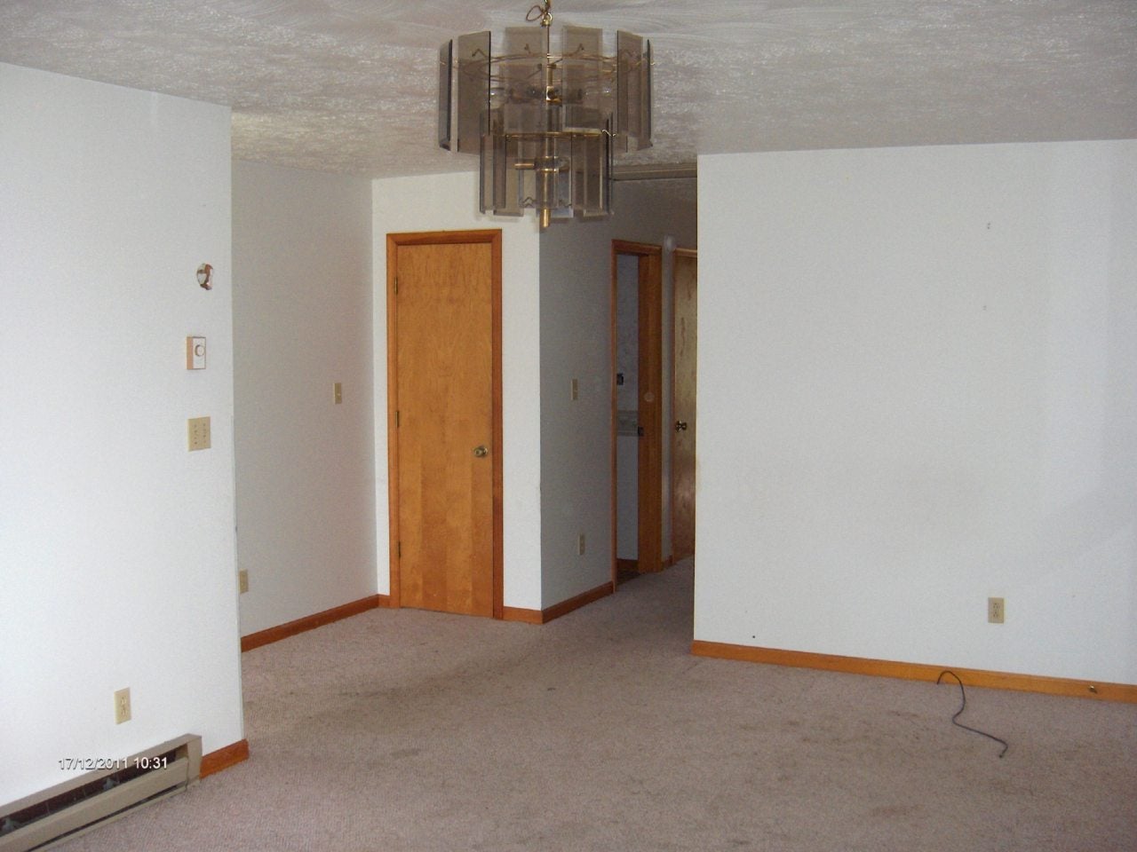 111 Weiss Road Ballard, WV 24918 - Photo 16 of 32 Living room and hallway.