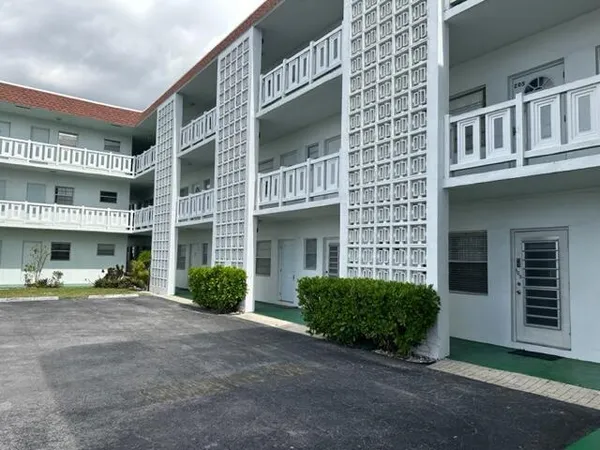 $110,000 | 1380 Northwest 43 Terrace, Unit 306, Lauderhill, FL 33313