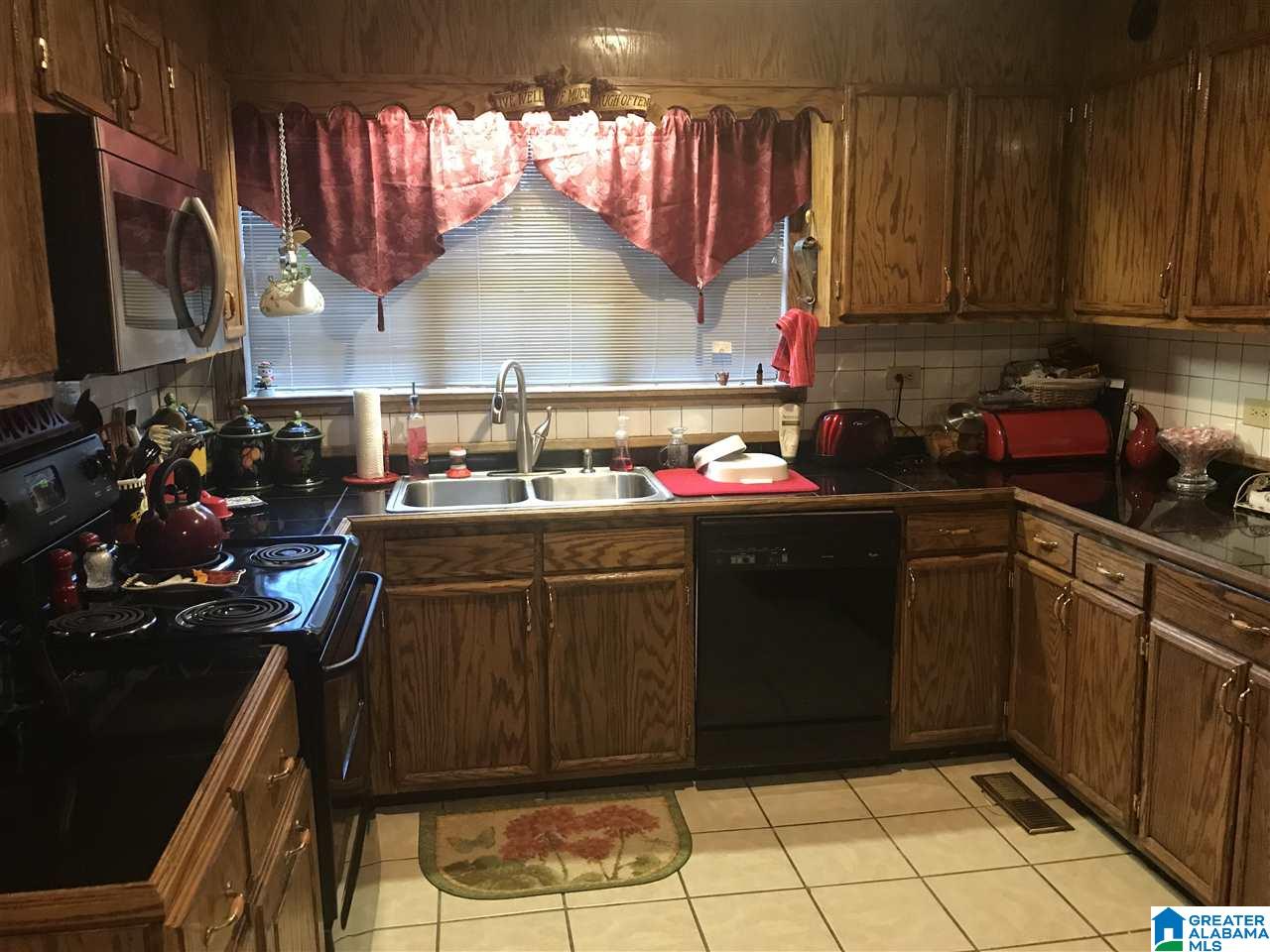 625 5th Street Southwest Graysville, AL 35073 - Photo 2 of 25