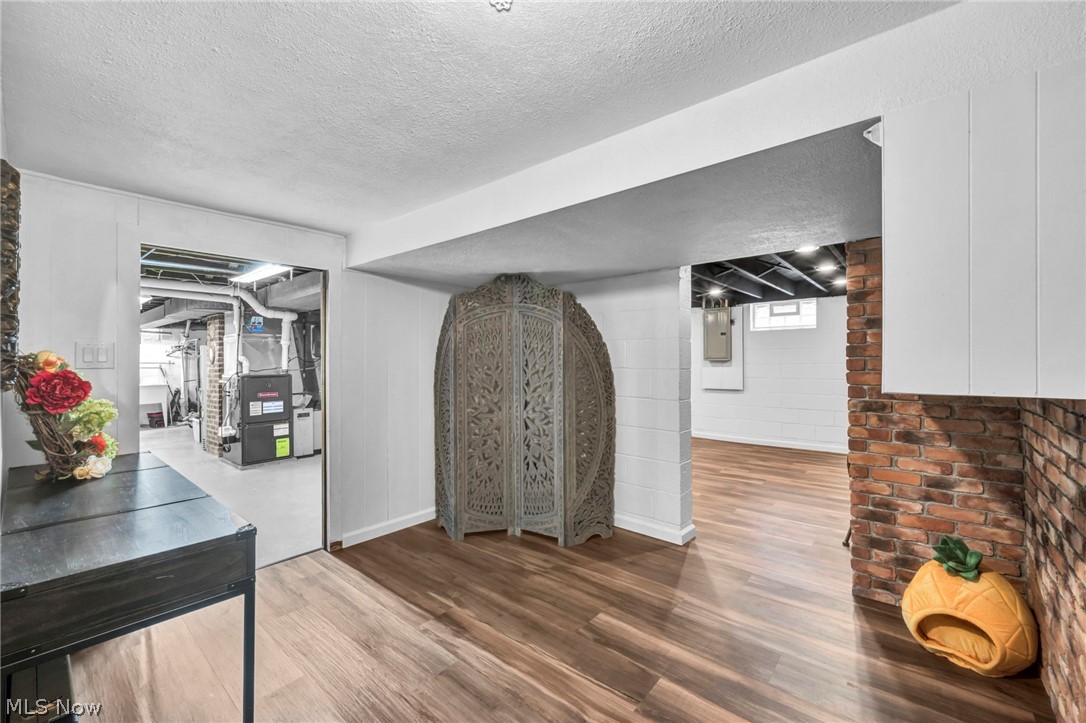 7590 Hoertz Road Cleveland, OH 44134 - Photo 10 of 40 Gallery Image 10