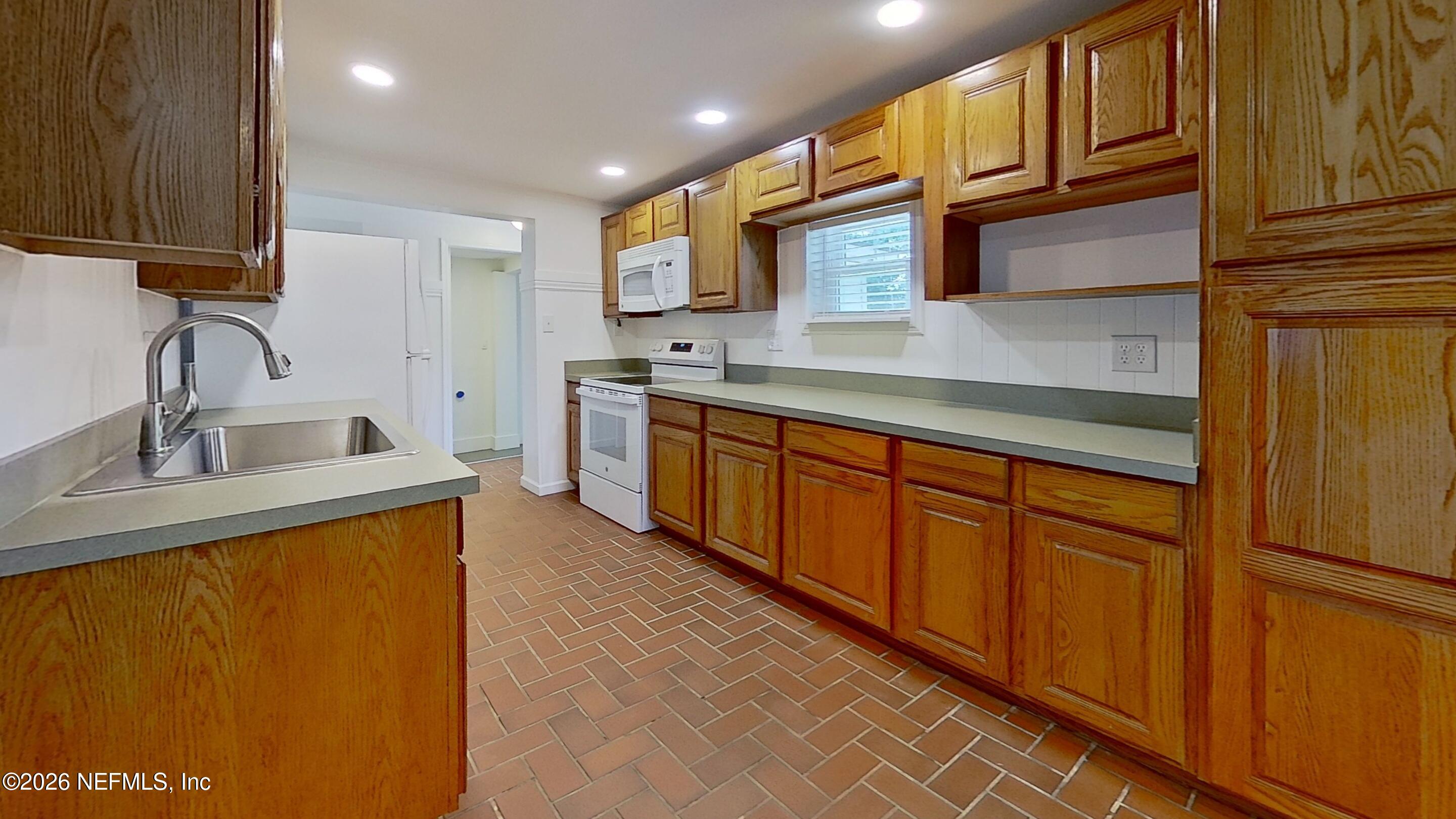 6413 Colgate Road Jacksonville, FL 32217 - Photo 6 of 25 Kitchen(121)