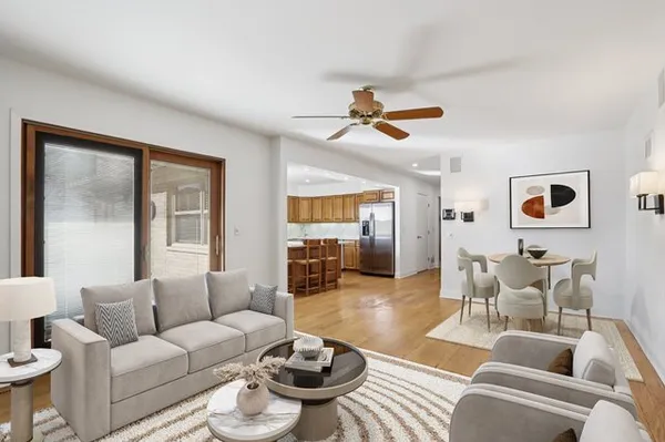 $800,000 | 2019 East Avon Lane, Arlington Heights, IL 60004