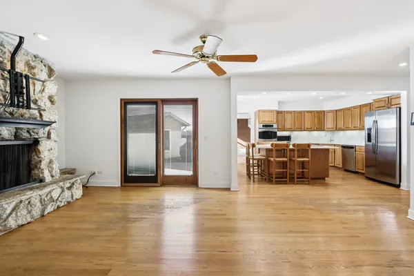 $800,000 | 2019 East Avon Lane, Arlington Heights, IL 60004