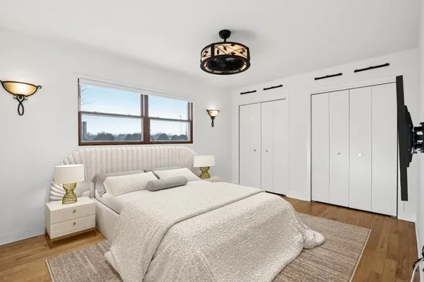 $800,000 | 2019 East Avon Lane, Arlington Heights, IL 60004