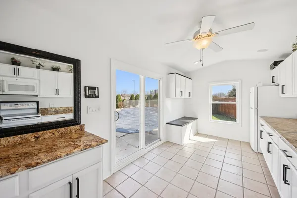 $800,000 | 2019 East Avon Lane, Arlington Heights, IL 60004