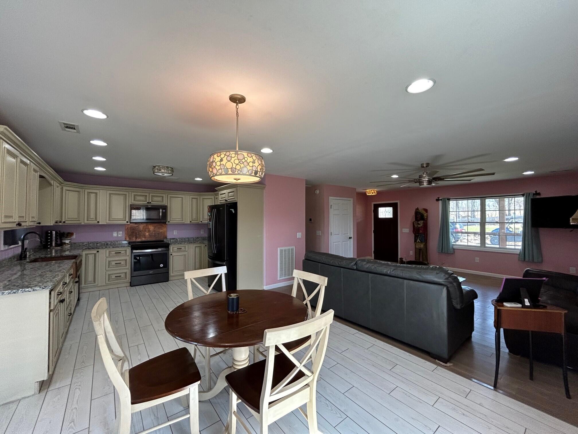 423 Callahan School Road Alderson, WV 24910 - Photo 29 of 74 Gallery Image 29