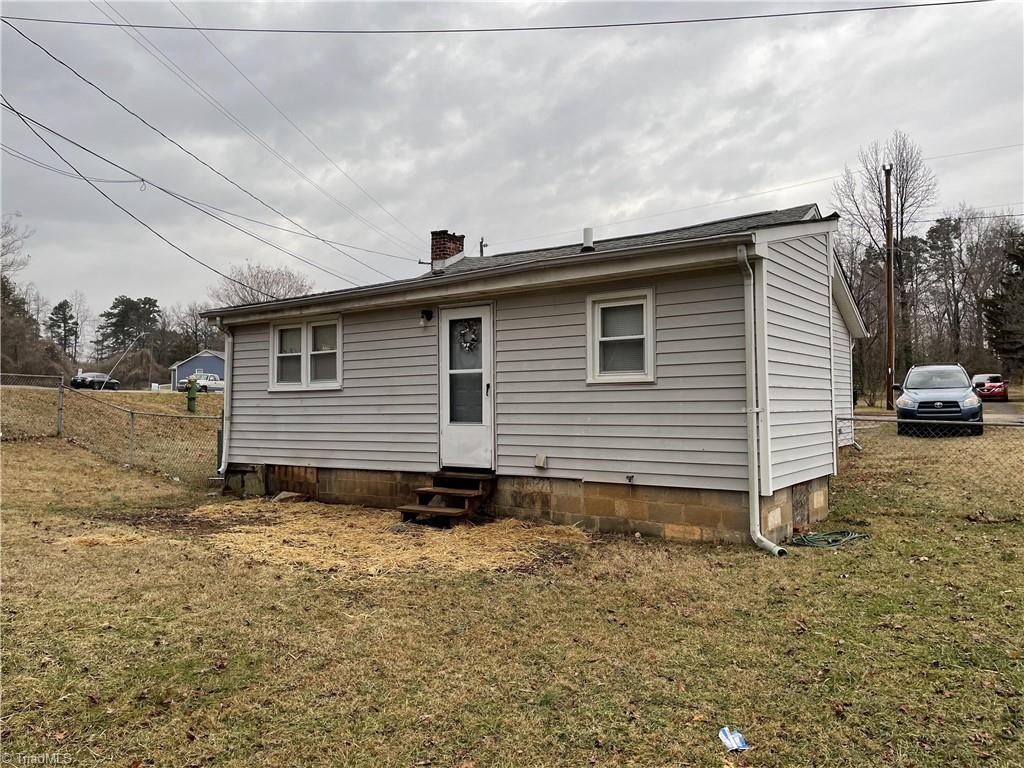 1700 Dillon Road Greensboro, NC 27405 - Photo 1 of 16 Gallery Image 1