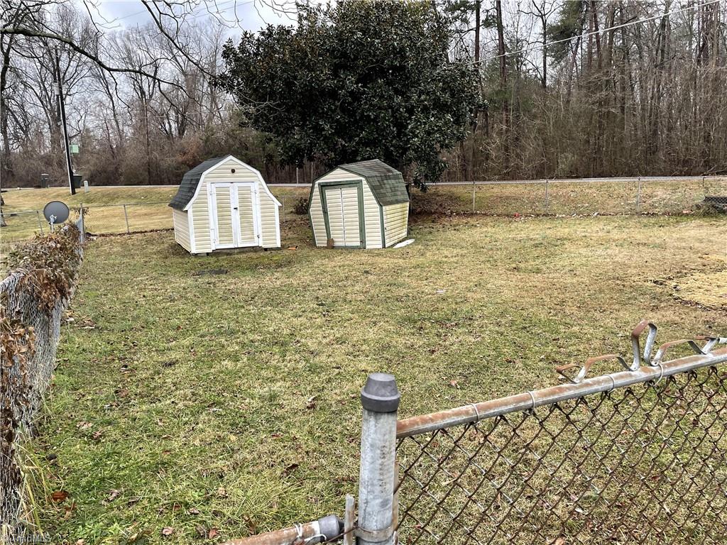 1700 Dillon Road Greensboro, NC 27405 - Photo 4 of 16 Gallery Image 4
