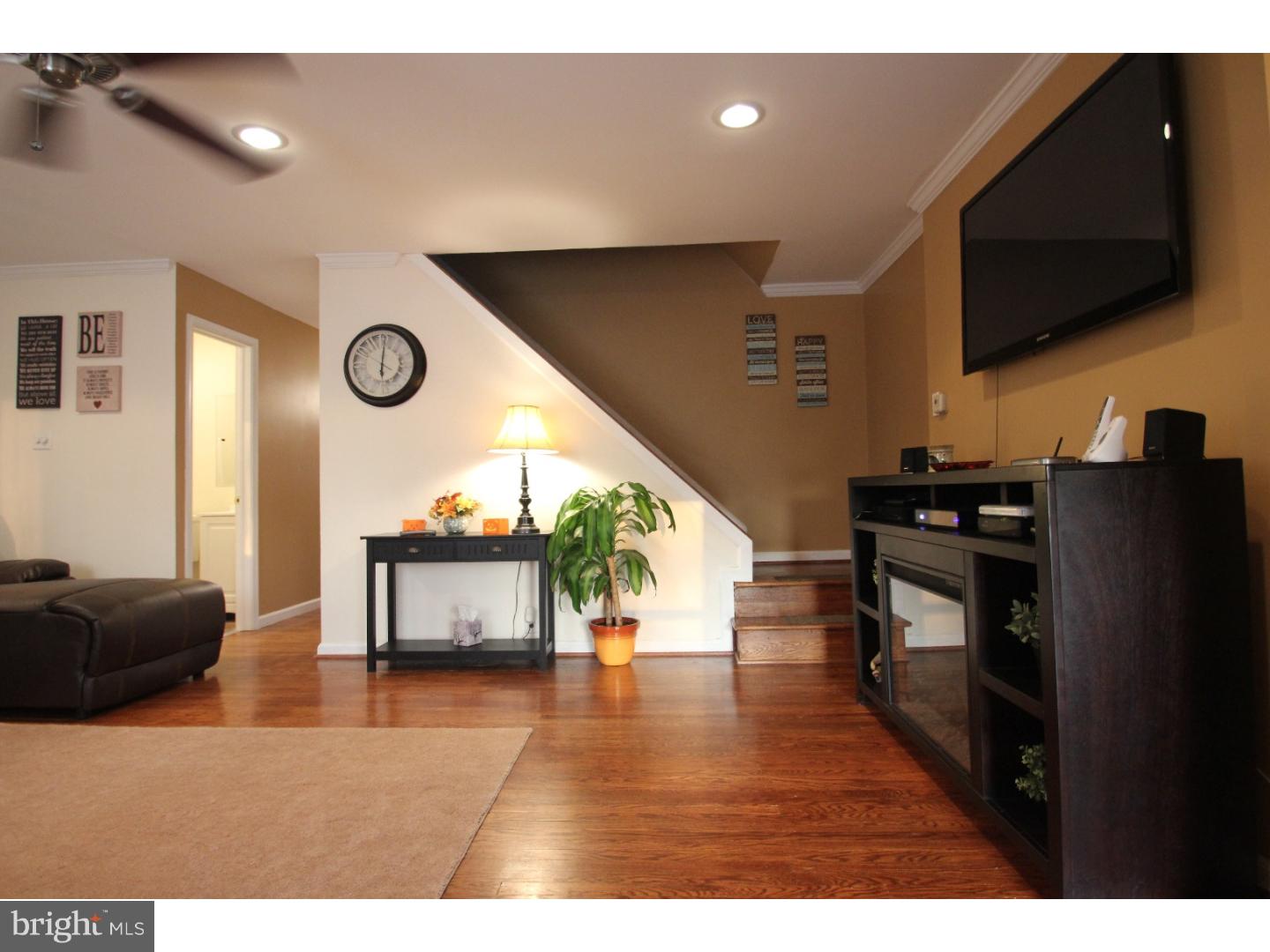 3209 Gurley Road Philadelphia, PA 19154 - Photo 3 of 25