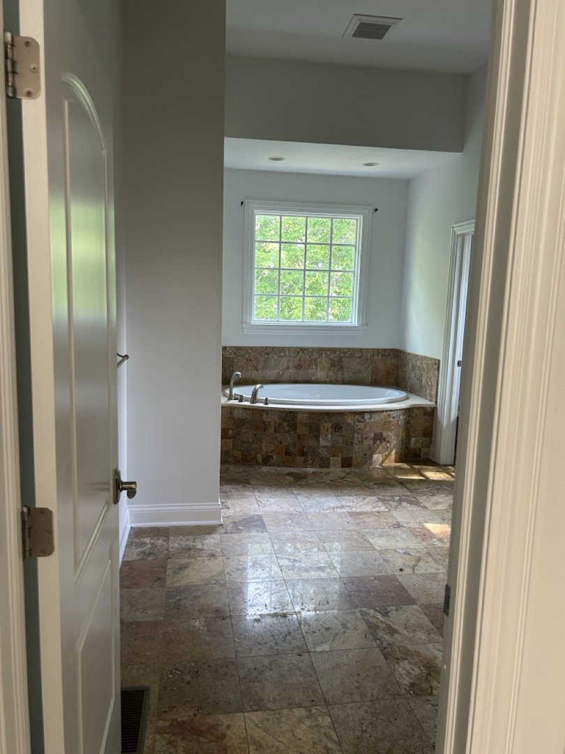 73 Locust Road Winnetka, IL 60093 - Photo 16 of 25