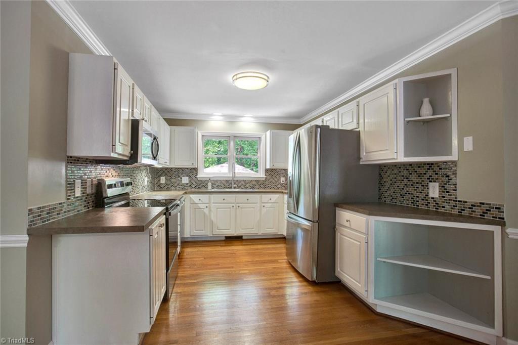 3608 Hunting Ridge Drive High Point, NC 27265 - Photo 8 of 30 Gallery Image 8