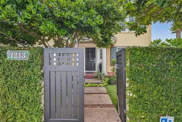 a view of a sign board with yard