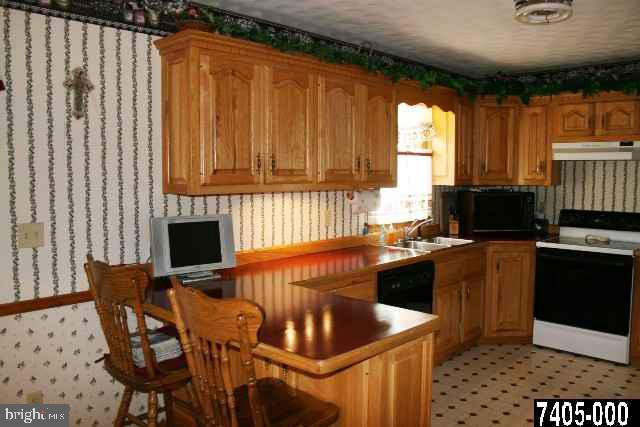 175 Seneca Drive Hanover, PA 17331 - Photo 3 of 10 Gallery Image 3