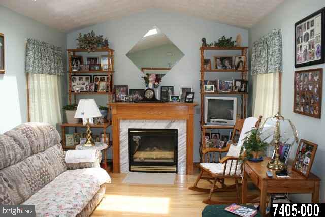 175 Seneca Drive Hanover, PA 17331 - Photo 4 of 10 Gallery Image 4