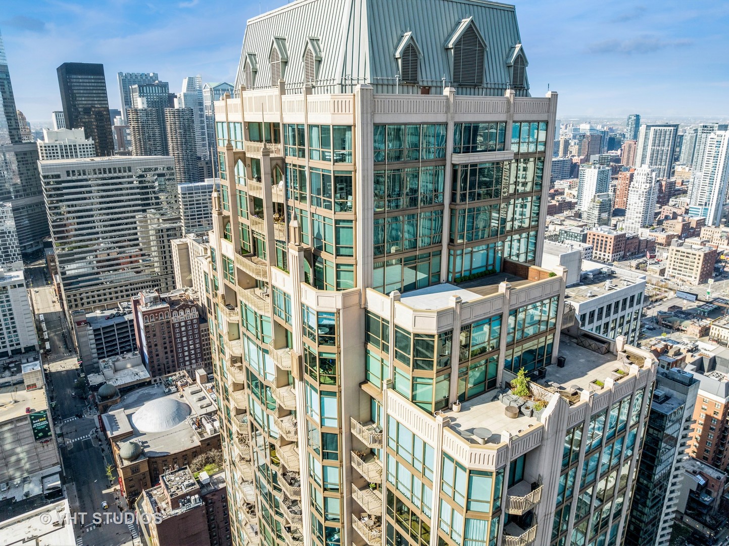 21 East Huron Street, Unit 1806 Chicago, IL 60611 - Photo 49 of 54 a picture of city view