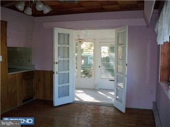 983 Bear Tavern Road Ewing, NJ 08628 - Photo 7 of 8
