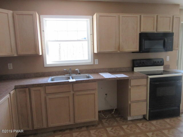 4436 Pine Ridge Drive East Bushkill, PA 18324 - Photo 11 of 19