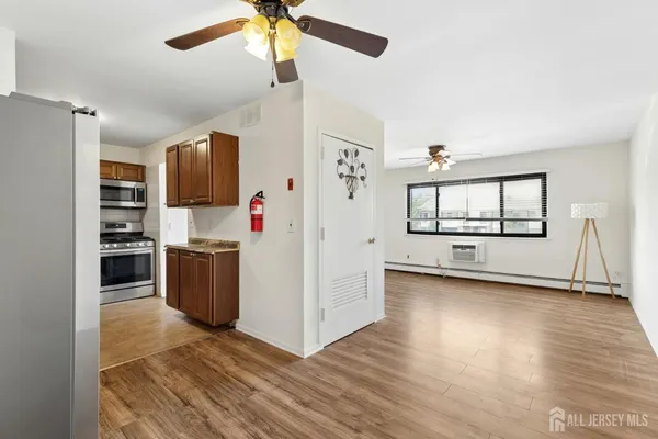 $279,900 | 324 Cricket Lane, Woodbridge, NJ 07095