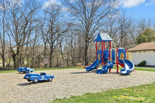 $279,900 | 324 Cricket Lane, Woodbridge, NJ 07095