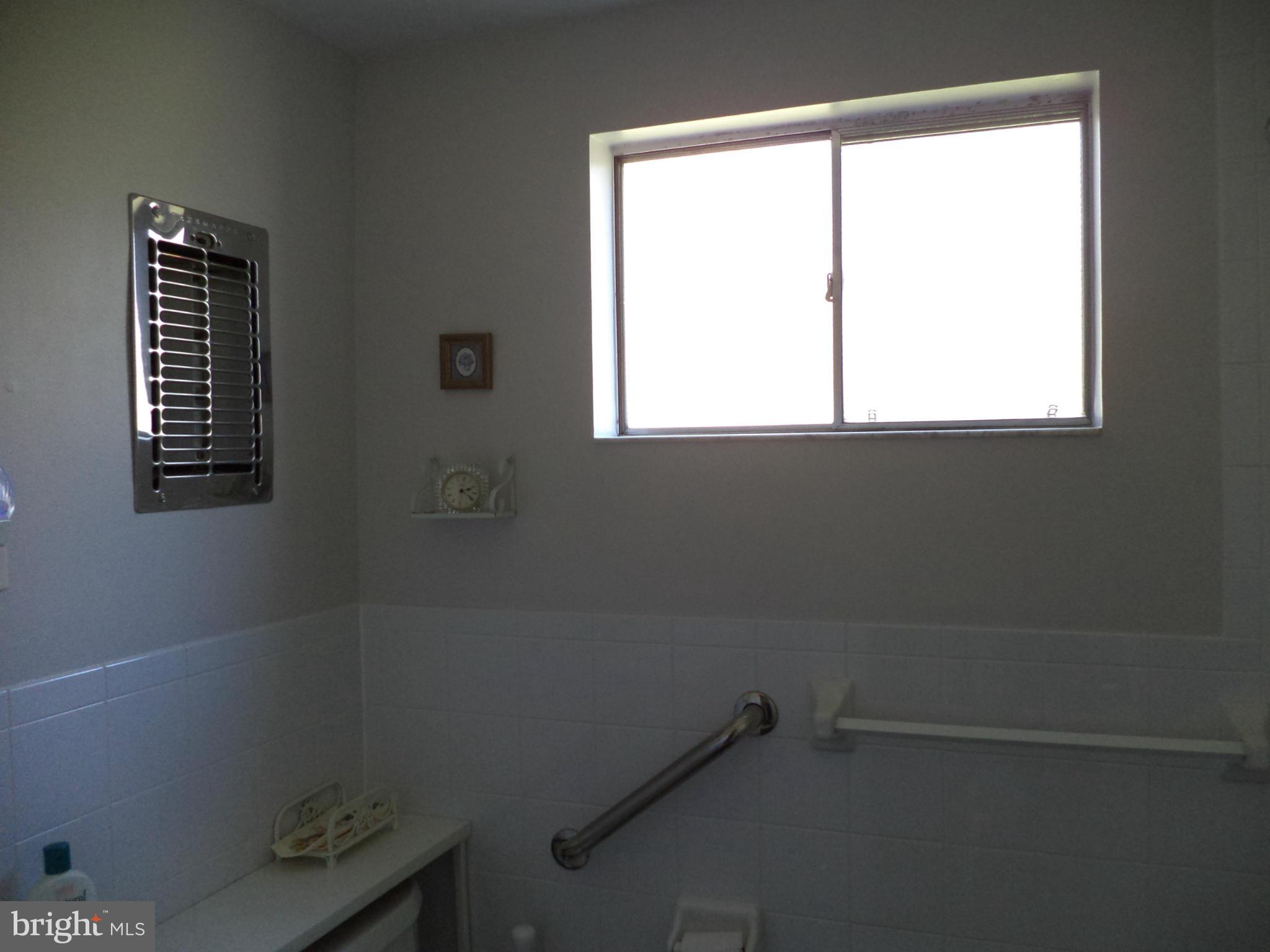 2706 Higbee Road Adelphi, MD 20783 - Photo 10 of 15 Bath