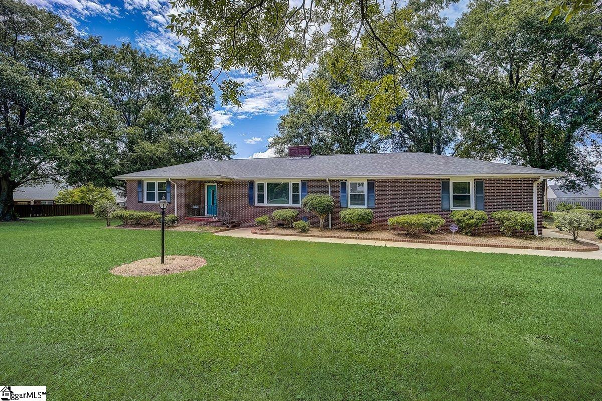 1091 Old Georgia Road Moore, SC 29369 - Photo 1 of 35 Gallery Image 1