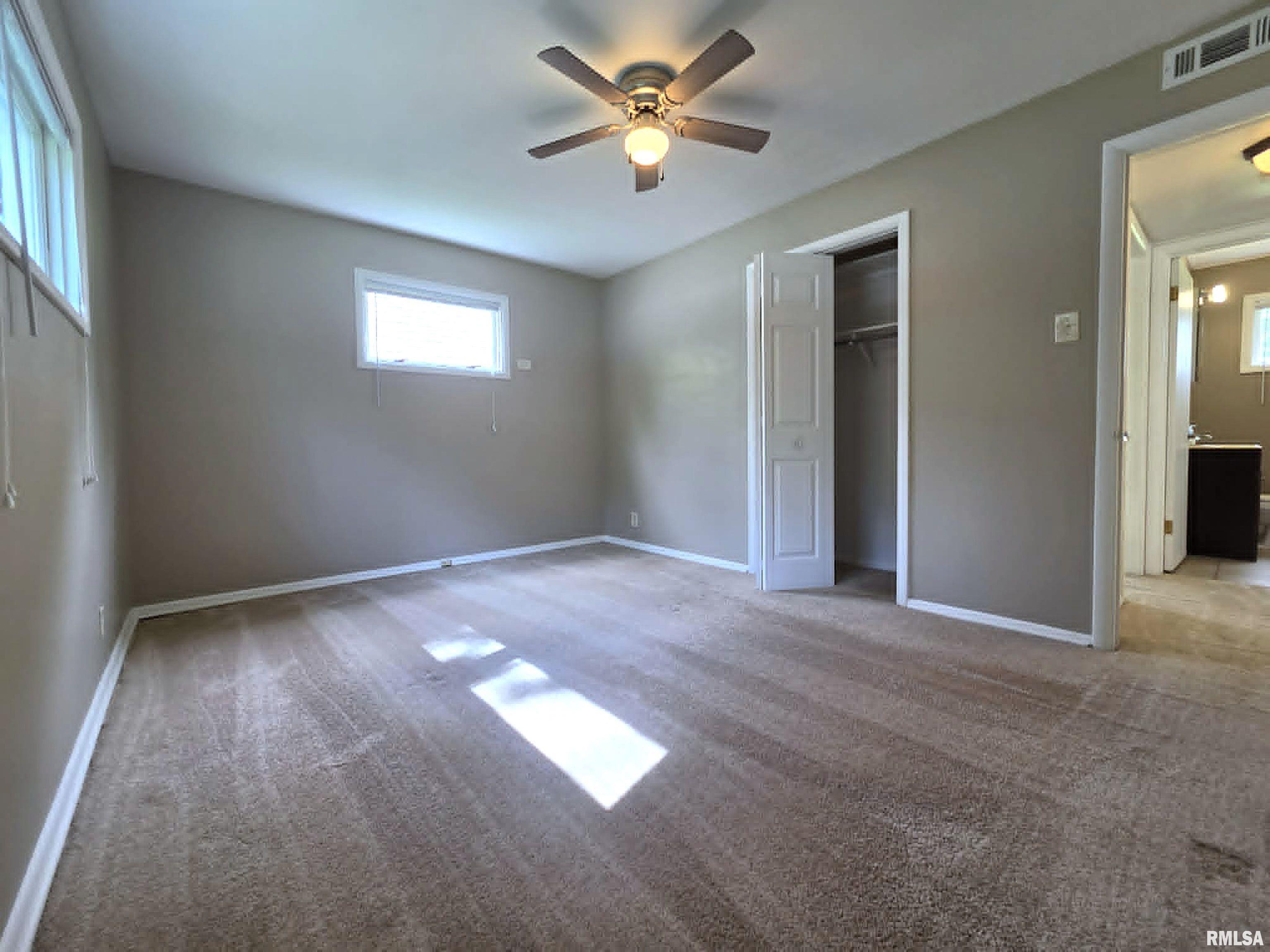 1913 South 12th Street Quincy, IL 62301 - Photo 9 of 20