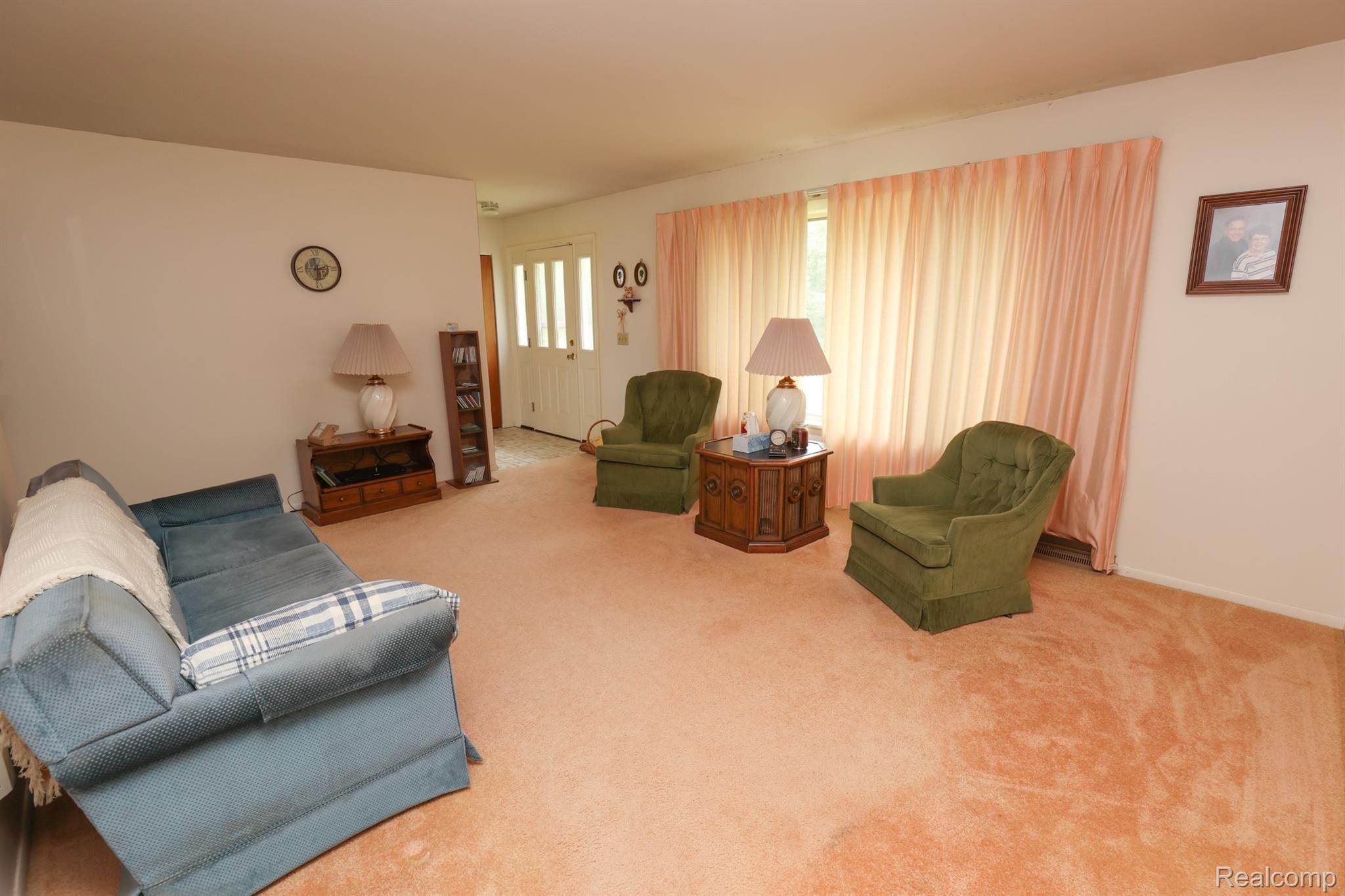 5896 Cobb Road Lapeer, MI 48446 - Photo 5 of 42 182A3103.jpg