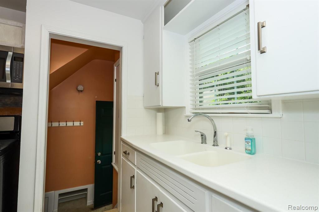 1560 Harvard Road Berkley, MI 48072 - Photo 14 of 32