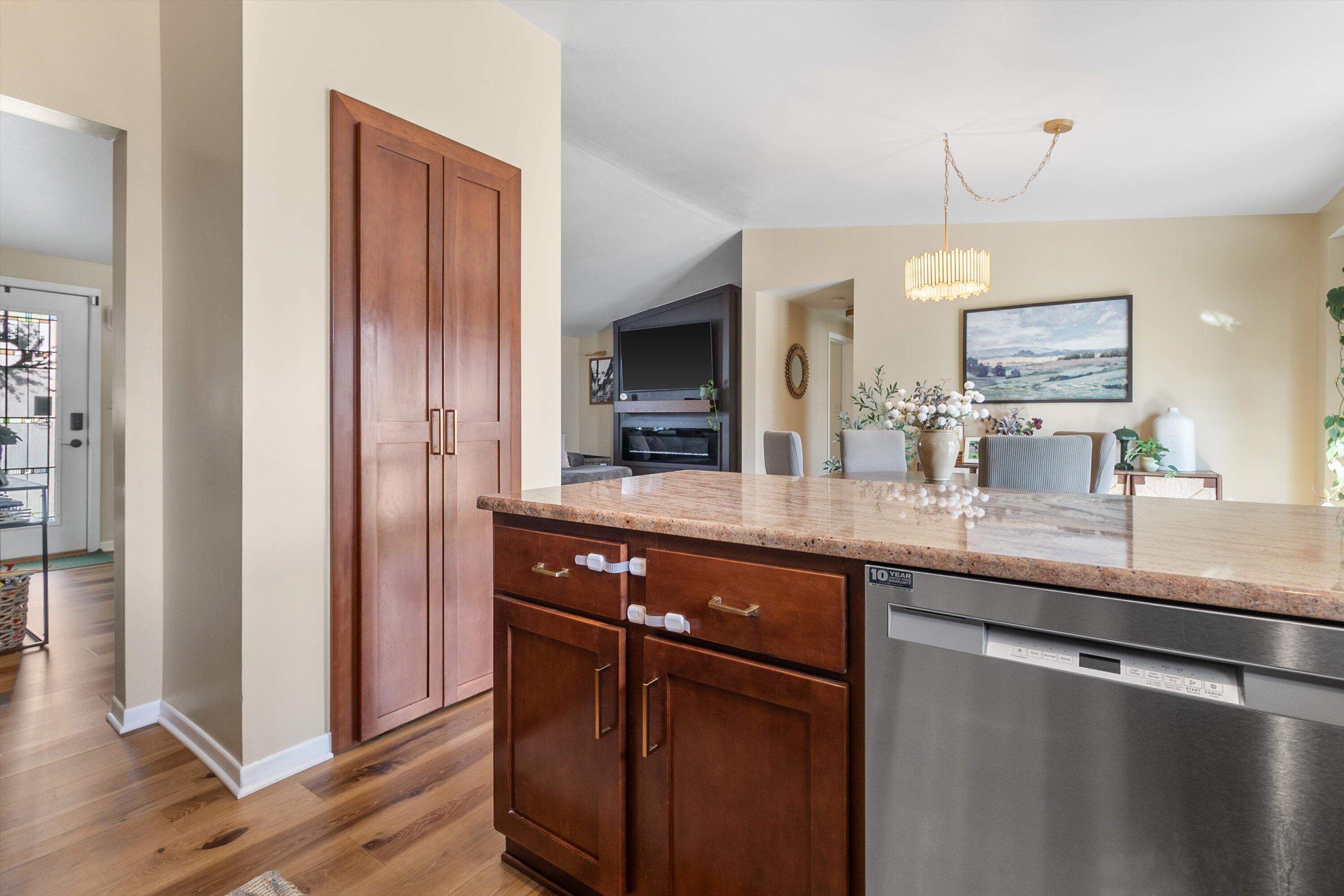 5315 66th Place Kenosha, WI 53142 - Photo 28 of 48 Kitchen