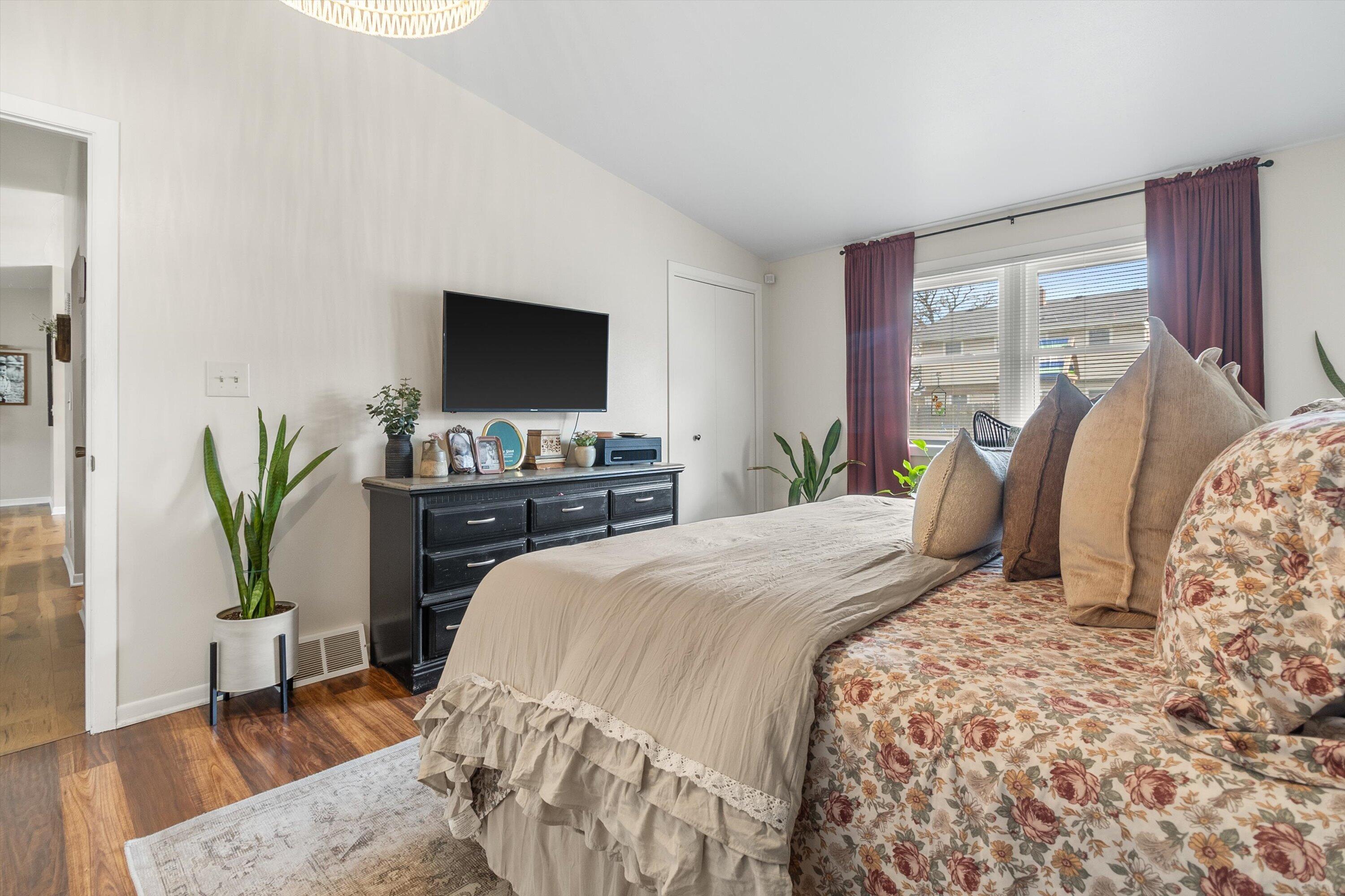 5315 66th Place Kenosha, WI 53142 - Photo 33 of 48 Primary Bedroom