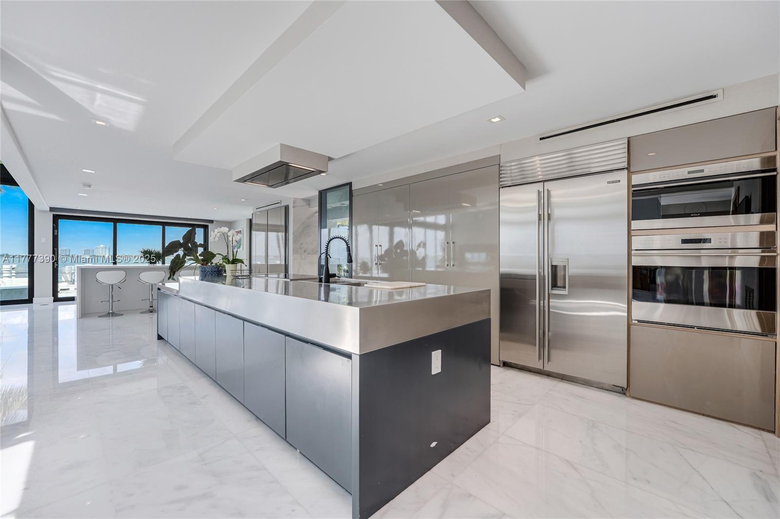 7960 Biscayne Point Circle Miami Beach, FL 33141 - Photo 21 of 72