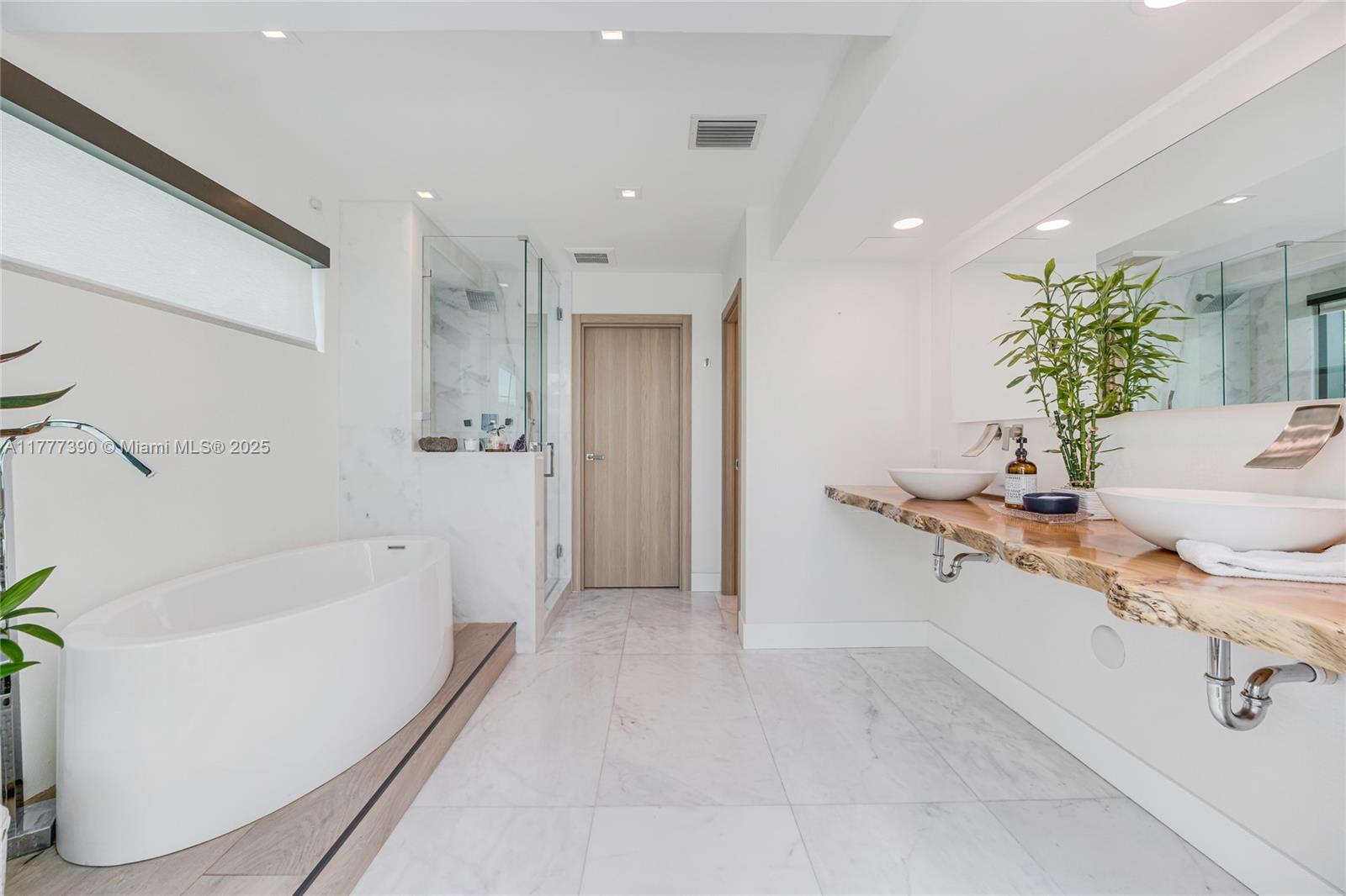 7960 Biscayne Point Circle Miami Beach, FL 33141 - Photo 29 of 72