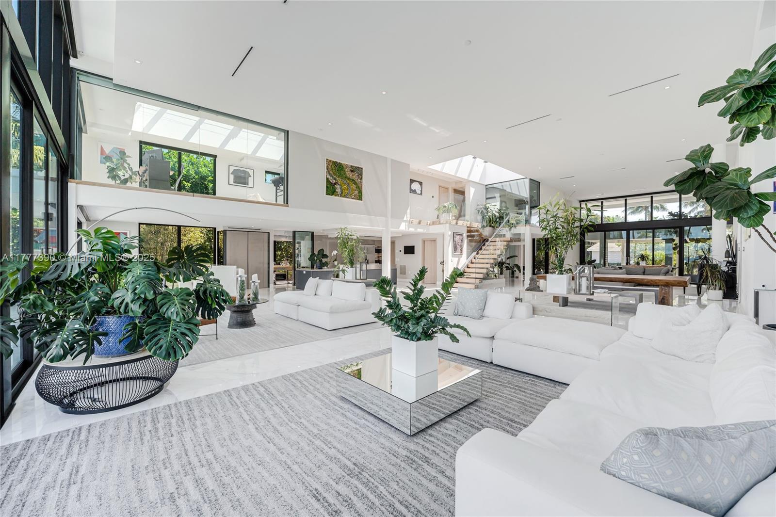 7960 Biscayne Point Circle Miami Beach, FL 33141 - Photo 6 of 72