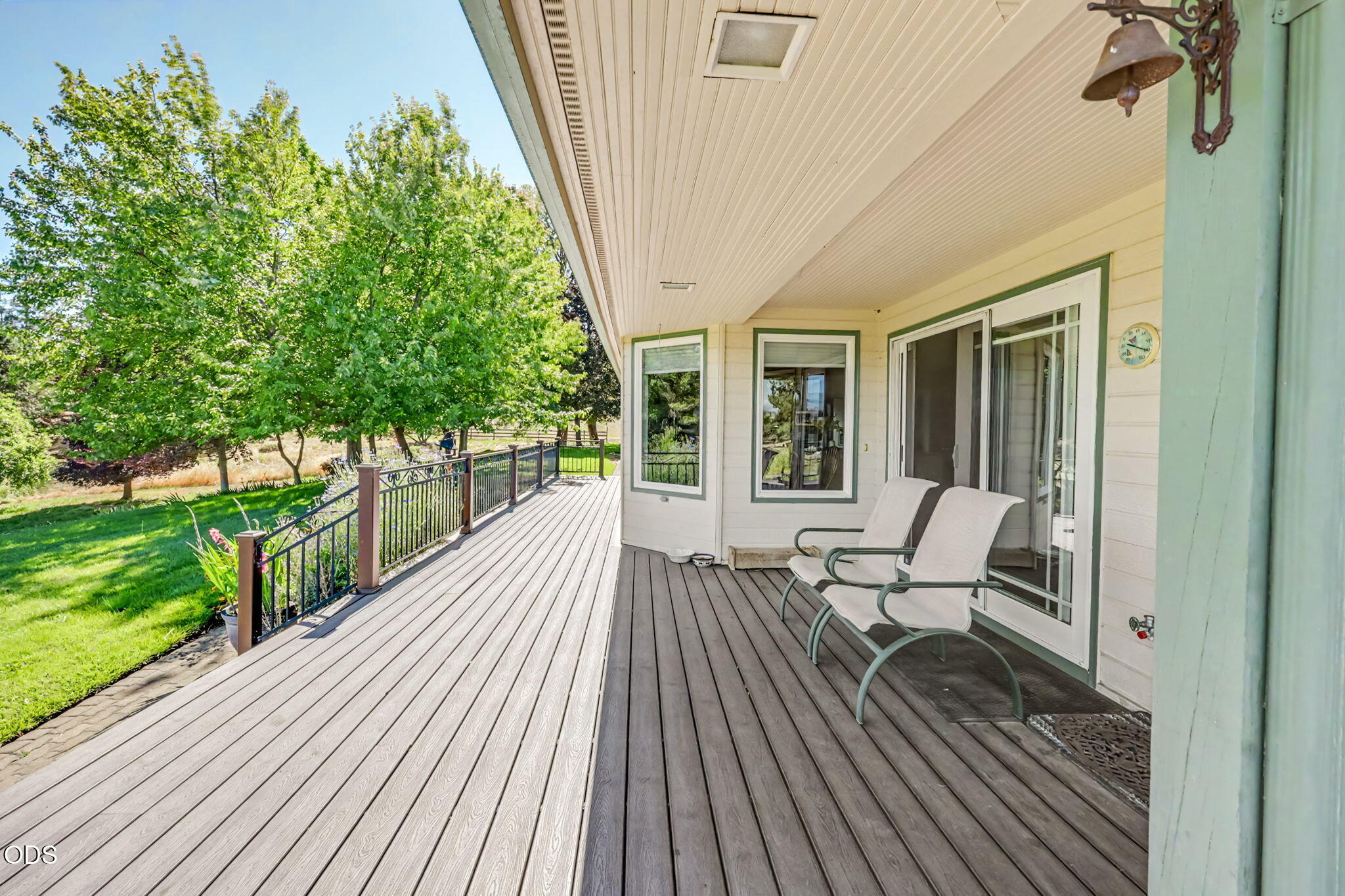 3939 Tami Lane Central Point, OR 97502 - Photo 4 of 57