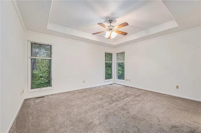 $429,000 | 130 Southeast Somerset Court, Lee's Summit, MO 64063