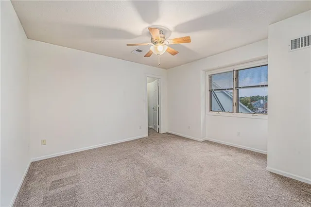 $429,000 | 130 Southeast Somerset Court, Lee's Summit, MO 64063