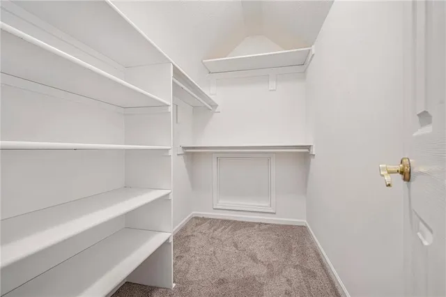 $429,000 | 130 Southeast Somerset Court, Lee's Summit, MO 64063