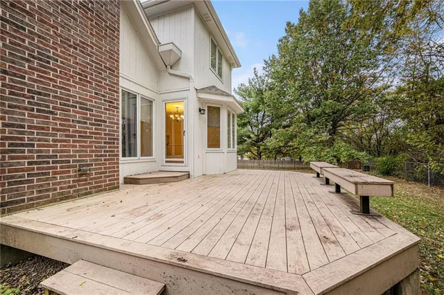 $429,000 | 130 Southeast Somerset Court, Lee's Summit, MO 64063