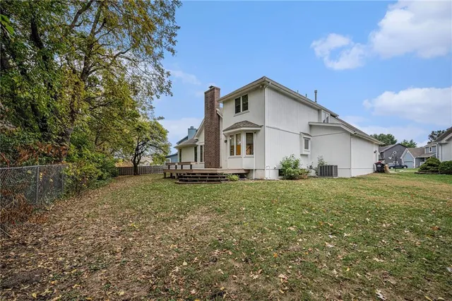 $429,000 | 130 Southeast Somerset Court, Lee's Summit, MO 64063