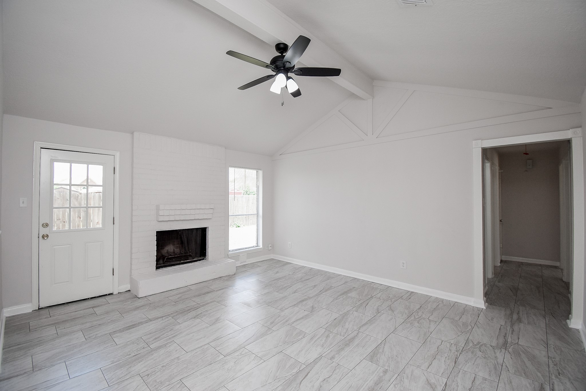 9527 Kingsvalley Drive Houston, TX 77075 - Photo 11 of 45 an empty room with closet and a ceiling fan